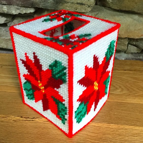 Yarn Craft Tissue Box Cover Poinsettia Christmas - Picture 1 of 6